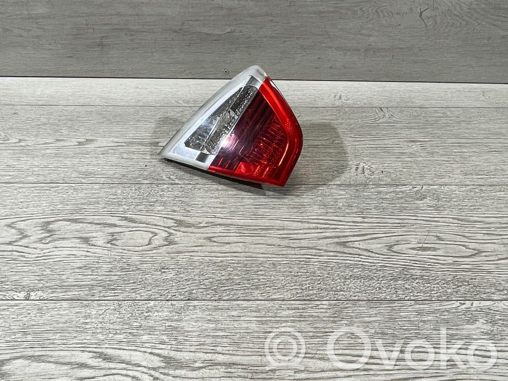 Tailgate rear/tail lights   6937459