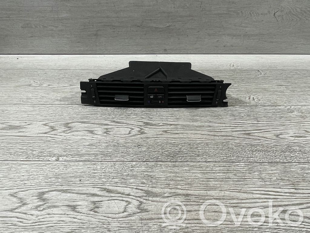 Grille d'aération centrale   9130464