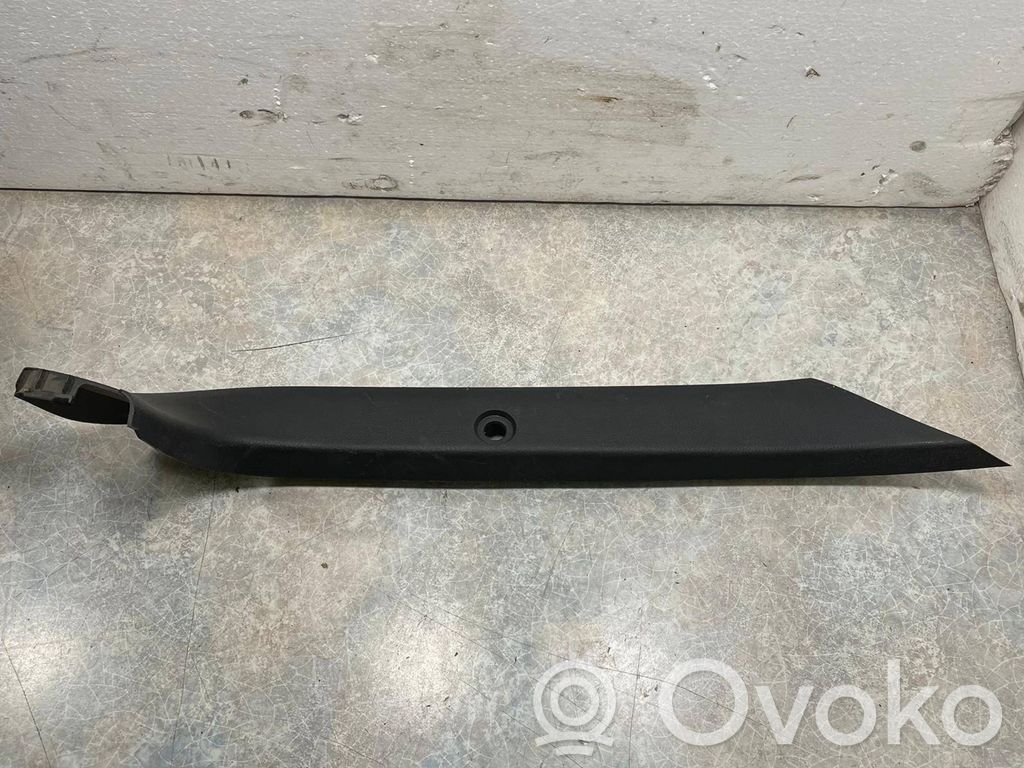 Tailgate trim   GS1M68950