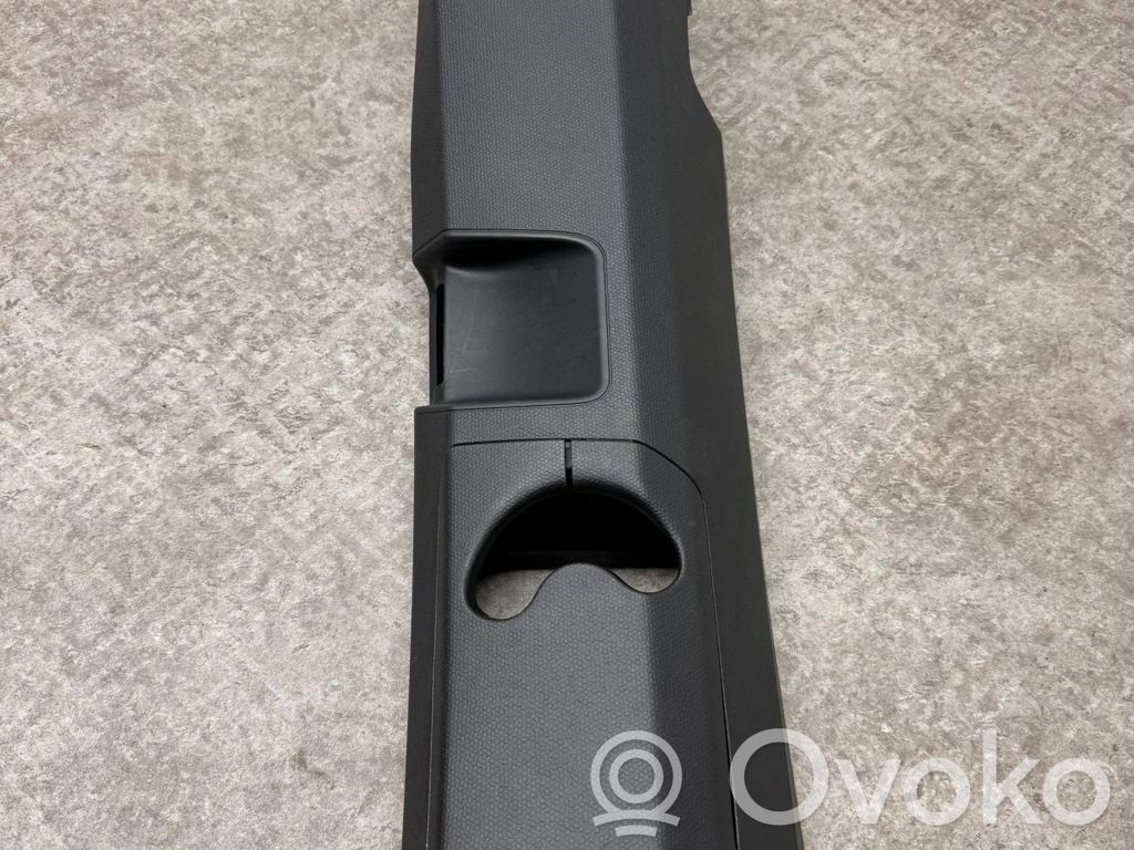 BMW i3 Pilar (B) (superior) 