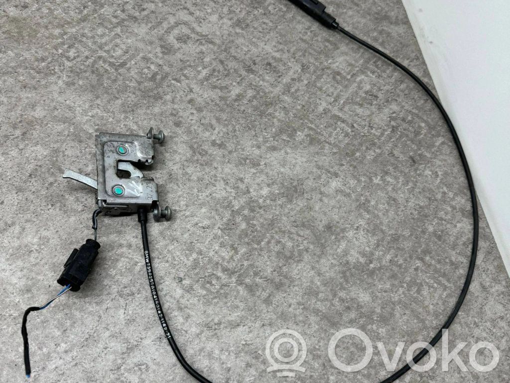 BMW i3 Spyna variklio dangčio 