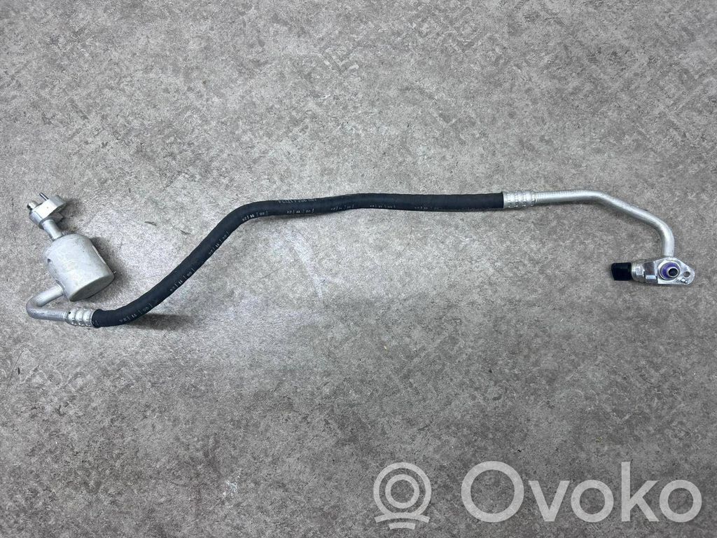 BMW i4 Ilmastointilaitteen putki (A/C) 