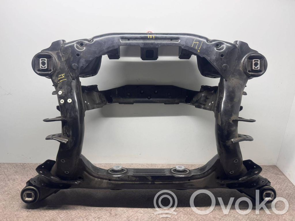 BMW i4 Galinis traversas 