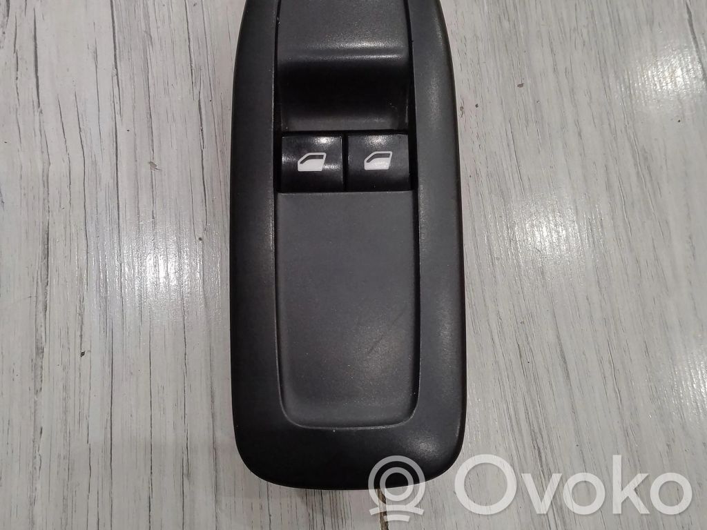 Peugeot 208 I Electric window control switch 