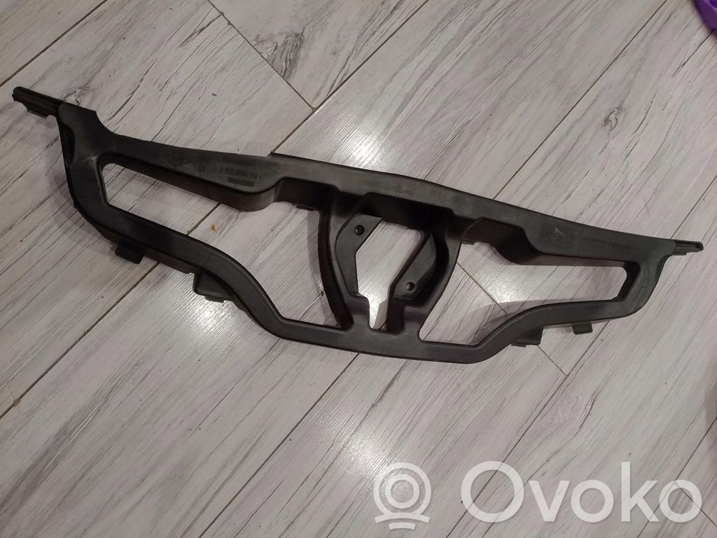 Renault Clio IV Front bumper mounting bracket 