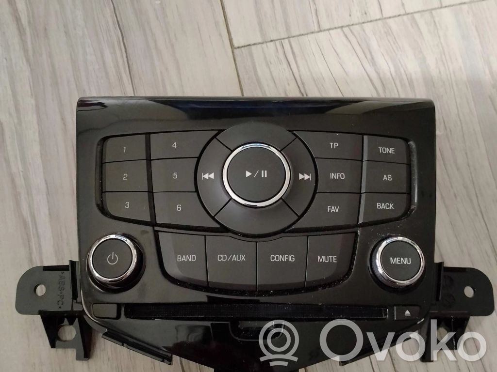 Chevrolet Cruze Head unit multimedia control 