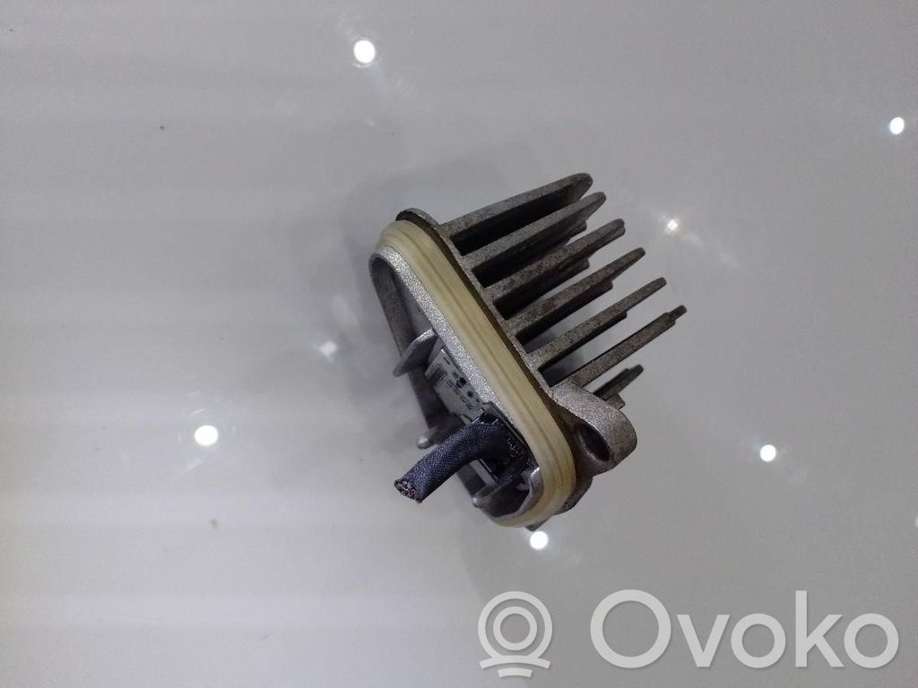 Seat Leon (5F) Voltage converter/converter module 