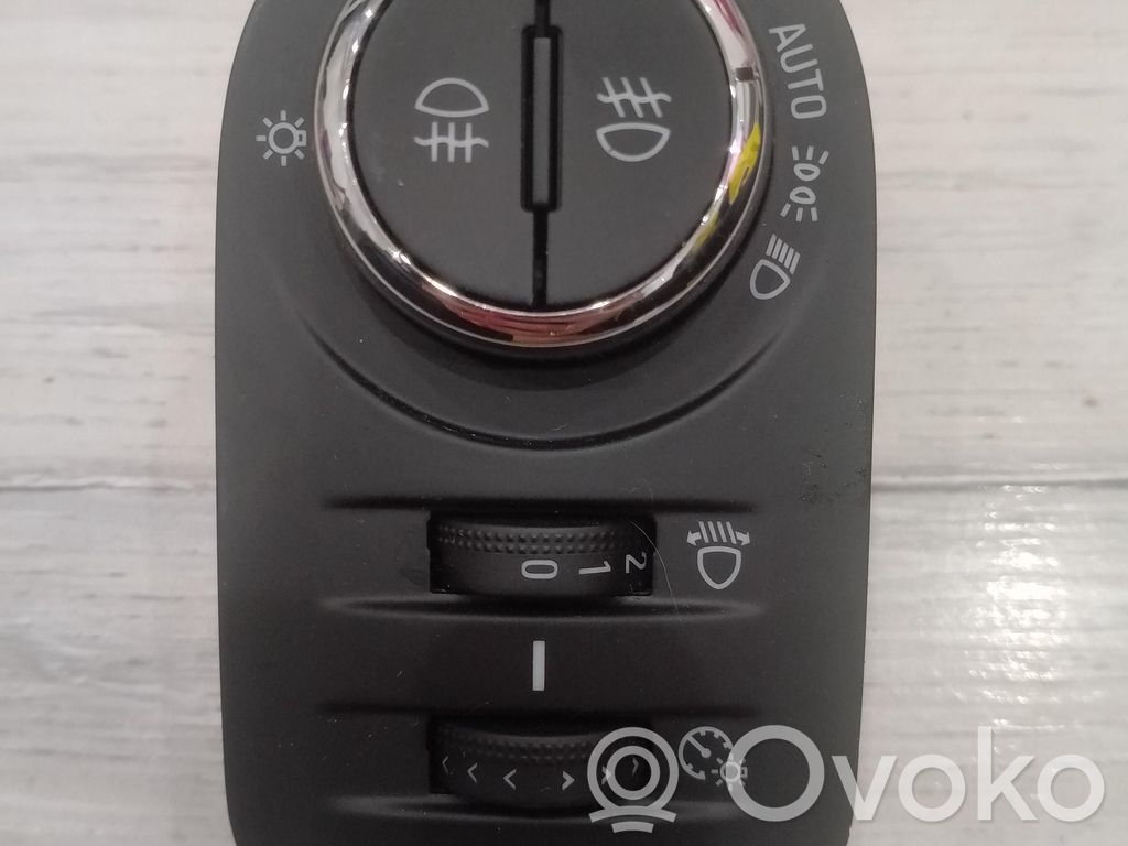 Opel Corsa E Light switch 