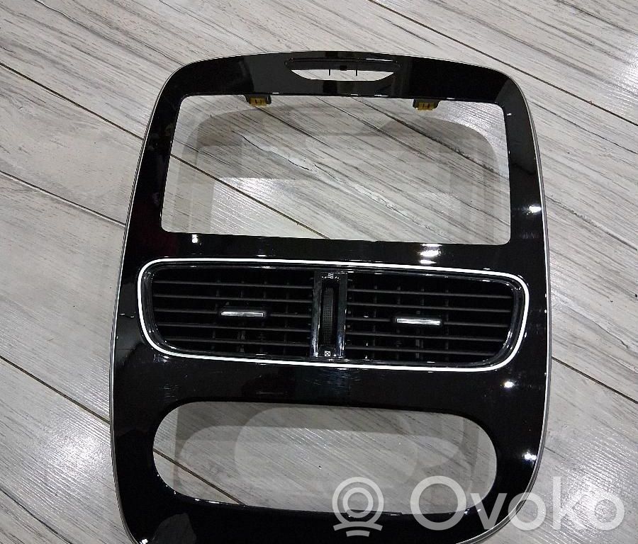 Renault Clio IV Panelės apdaila 