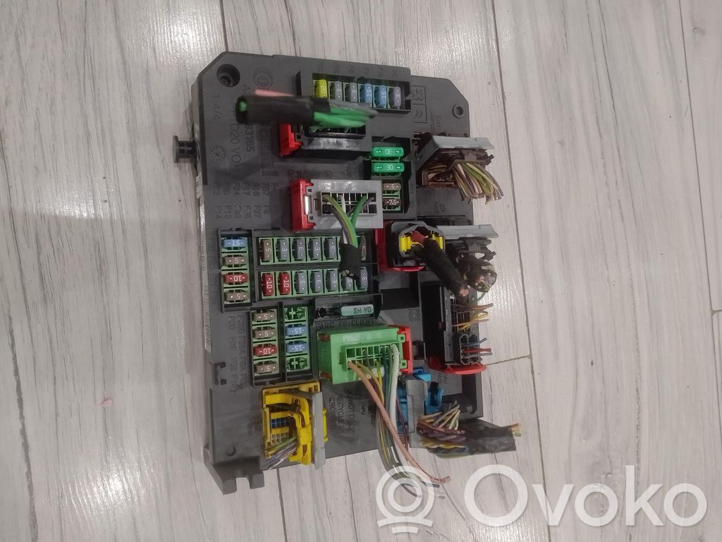 Peugeot 308 Comfort/convenience module 
