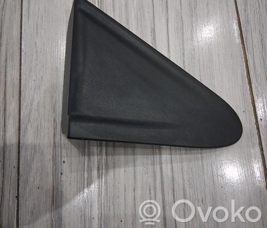 Renault Clio IV Front arch trim 