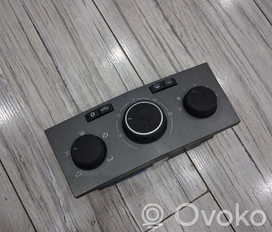 Opel Astra H Climate control unit 