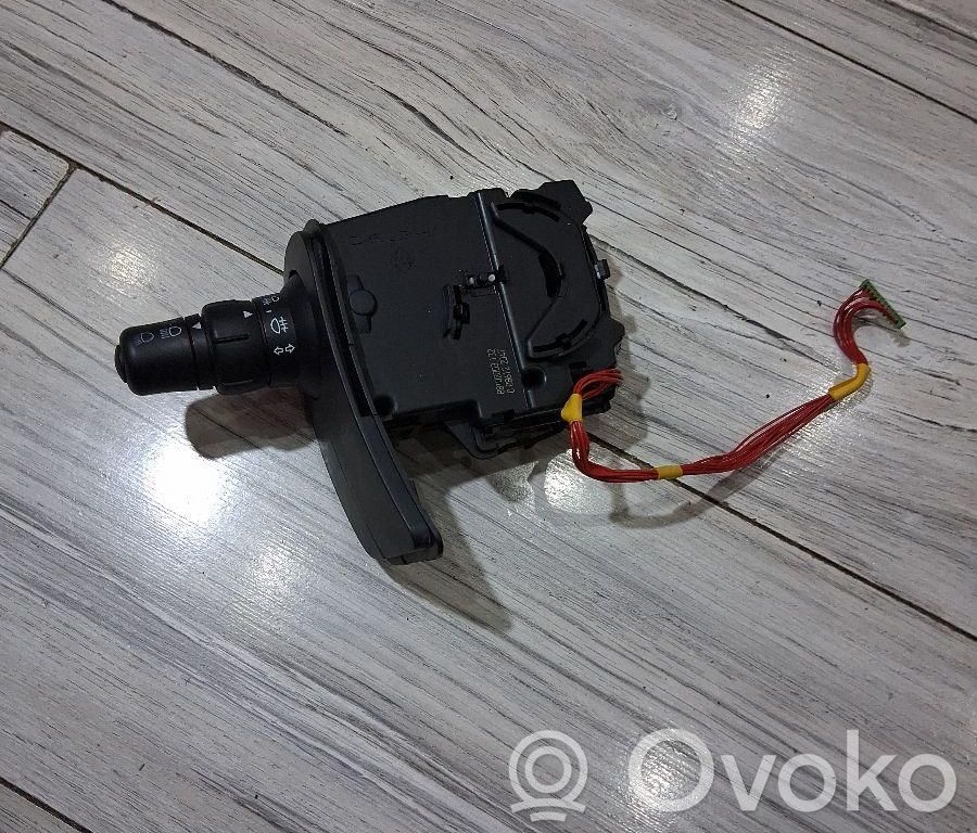 Renault Clio III Light switch 