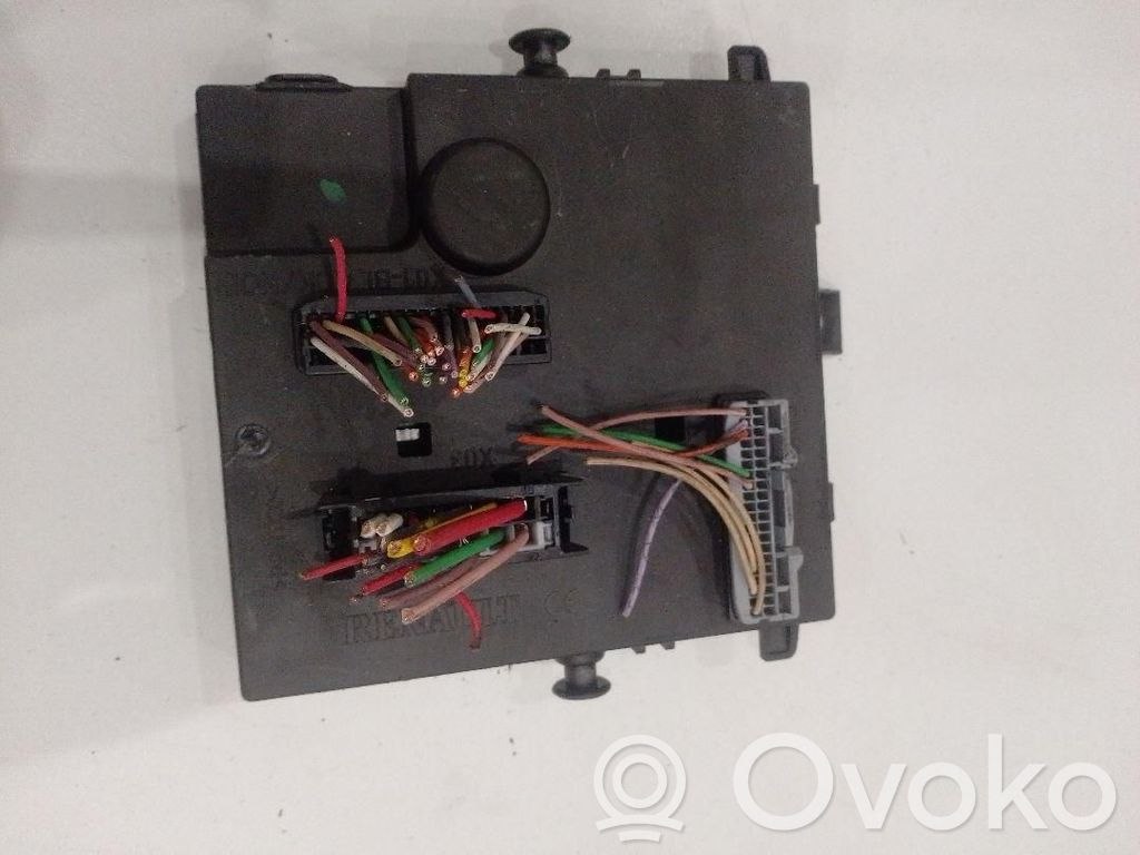 Renault Twingo II Gateway control module 