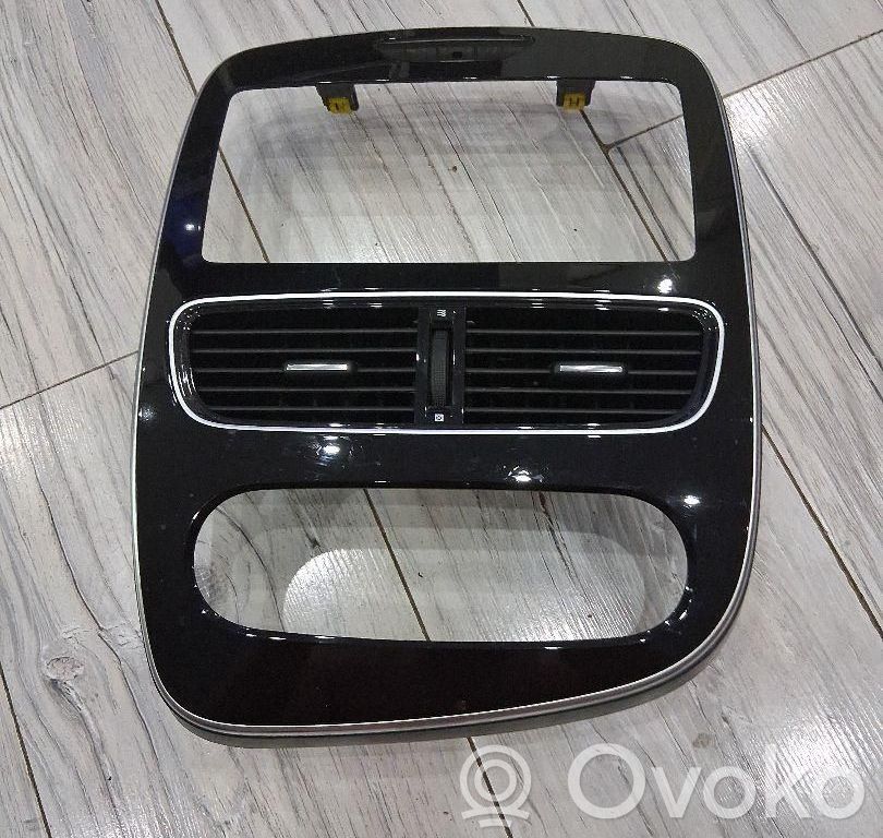 Renault Clio IV Panelės apdaila 