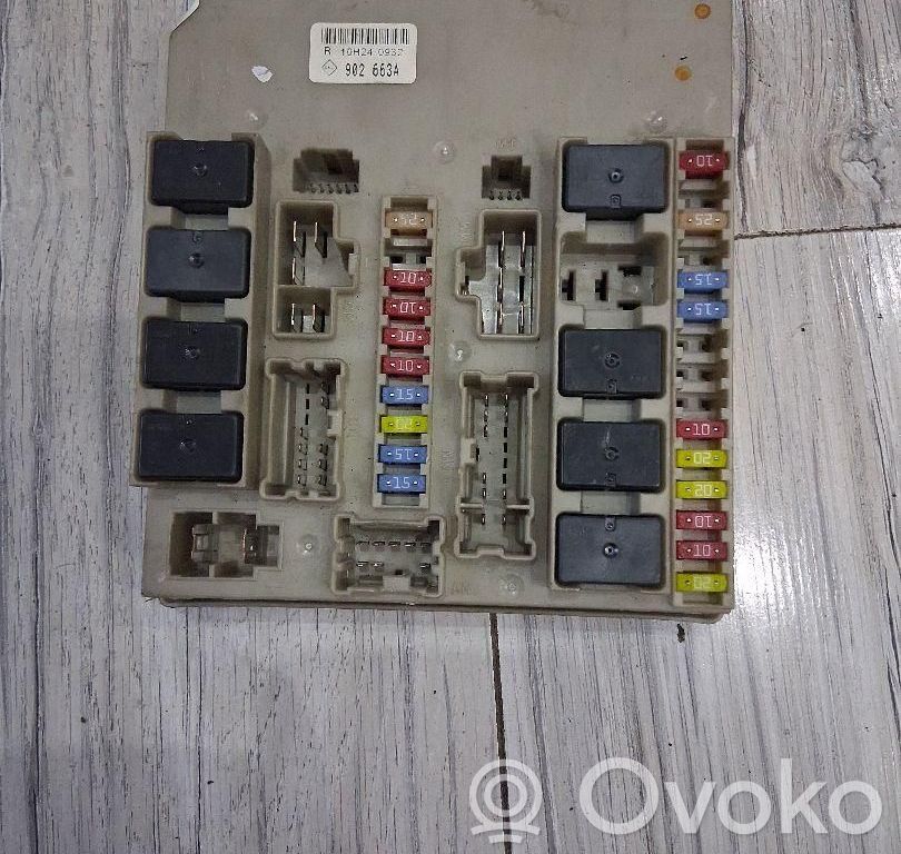 Renault Clio III Fuse box set 