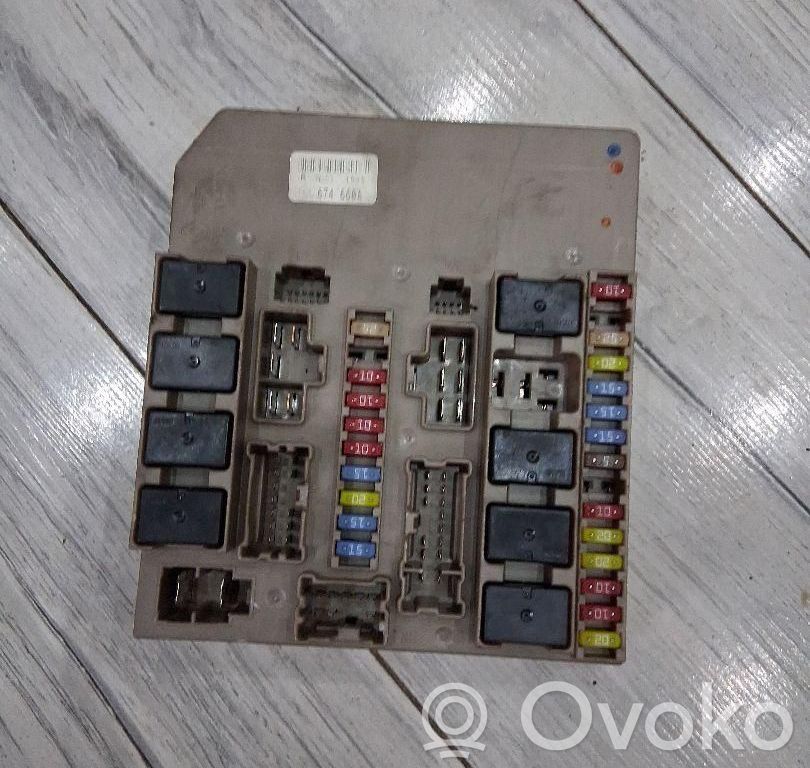 Renault Clio III Unidad de control del BSM 
