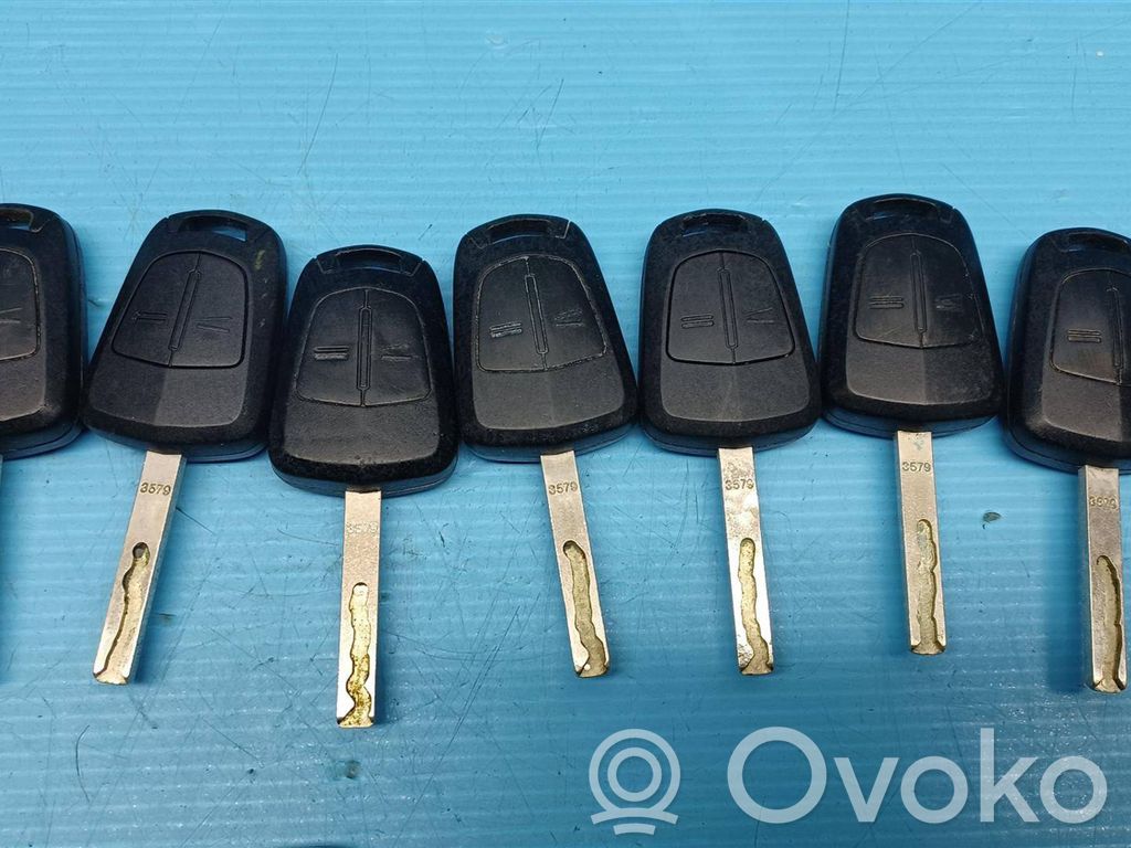 Opel Corsa D Virta-avain/kortti 
