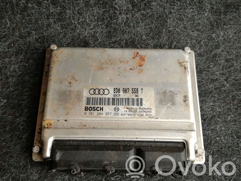 Engine control unit/module   8D0907558T