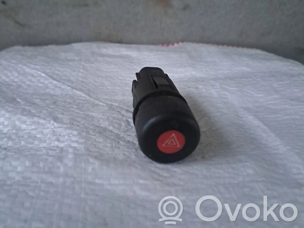 Schalter Warnblinkanlage   D3LOA