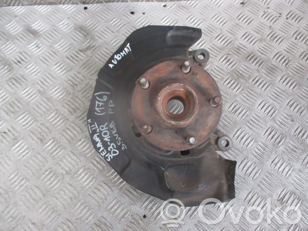 Front wheel hub