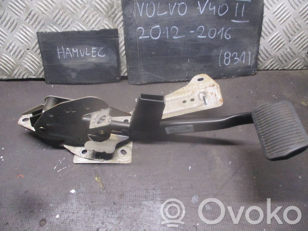 Volvo V40 Jarrupoljin 