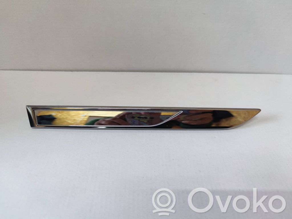 Listwa / Nakładka na błotnik przedni   990425921R,990420476R