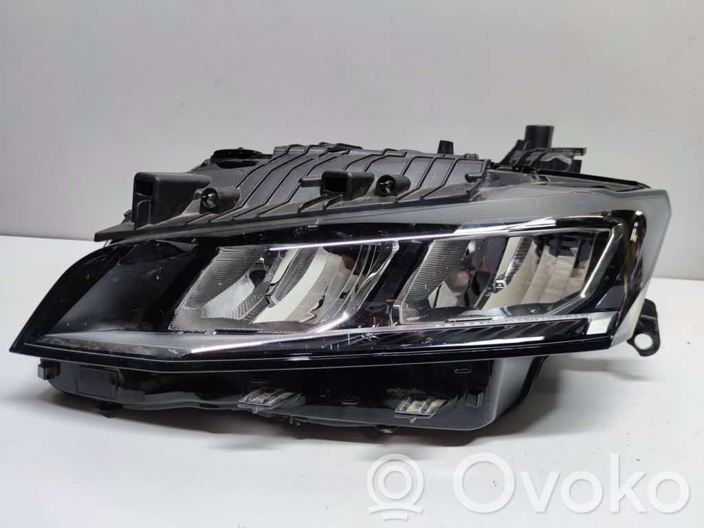 Peugeot 308 Lampa przednia 