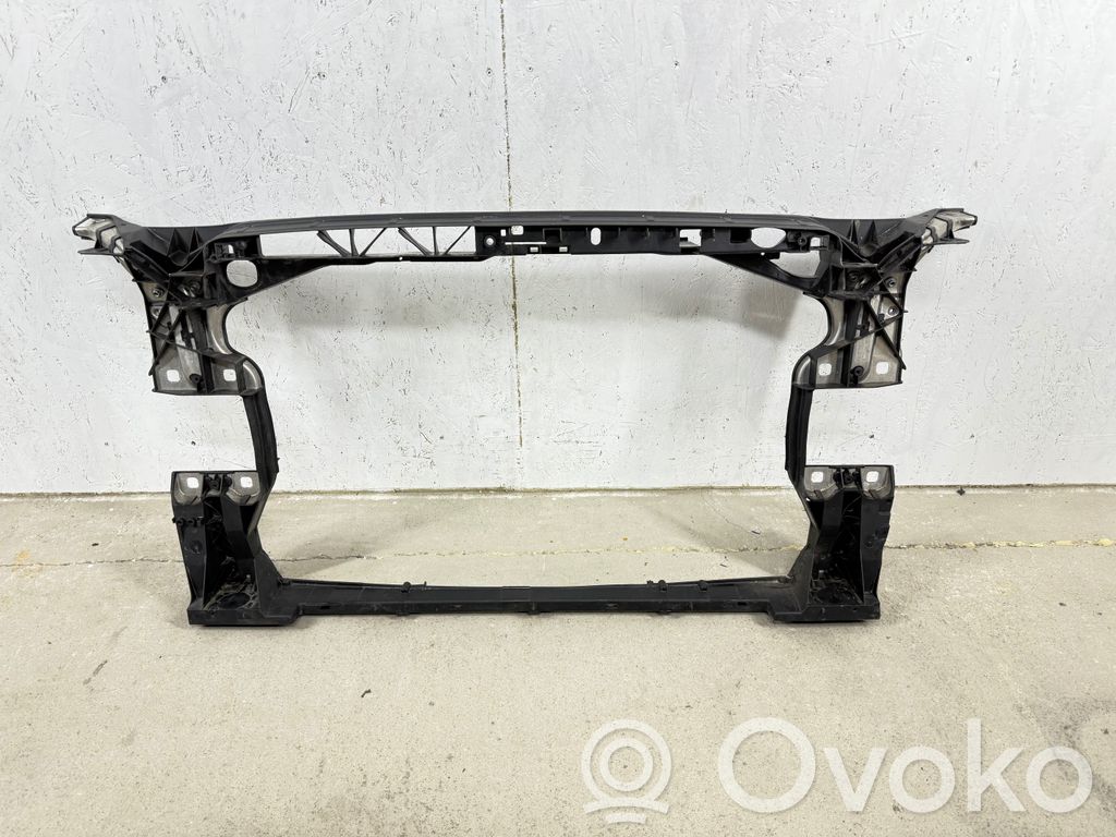 Audi A4 S4 B9 Radiatorių panelė 