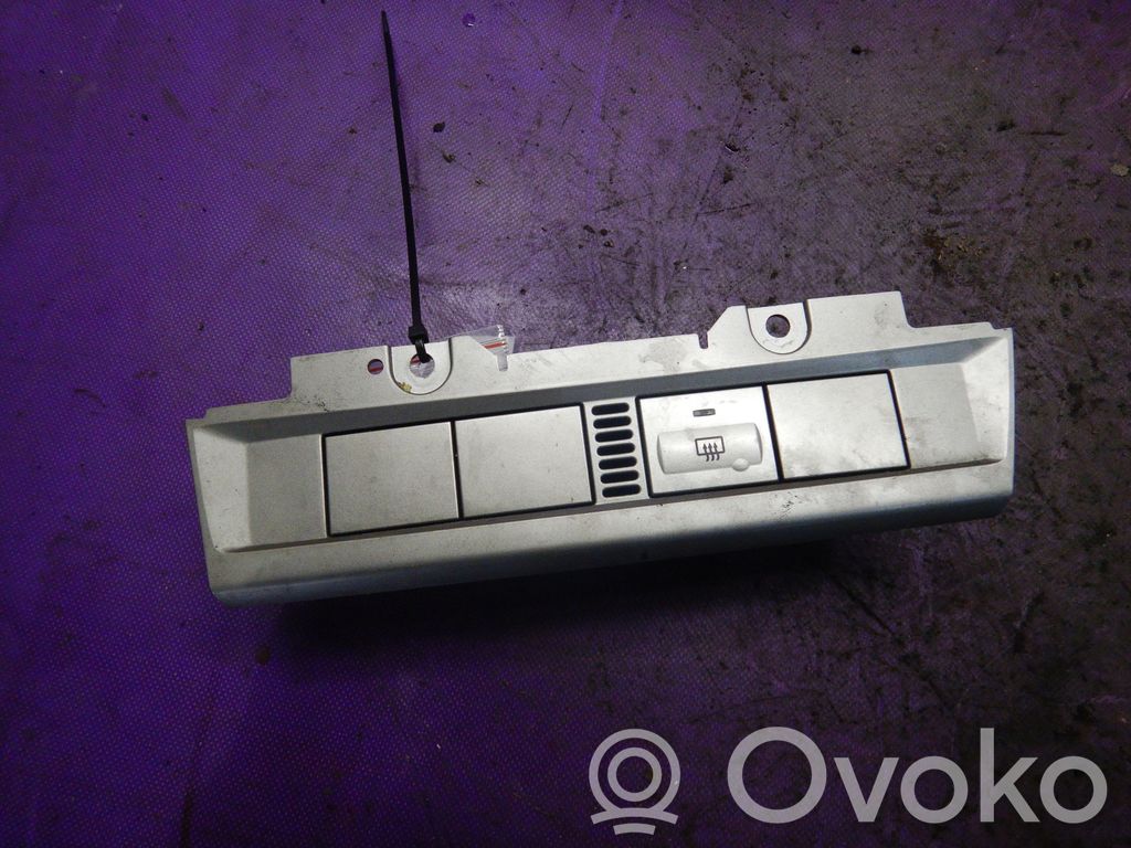 Ford Focus C-MAX Windscreen/window heater switch 