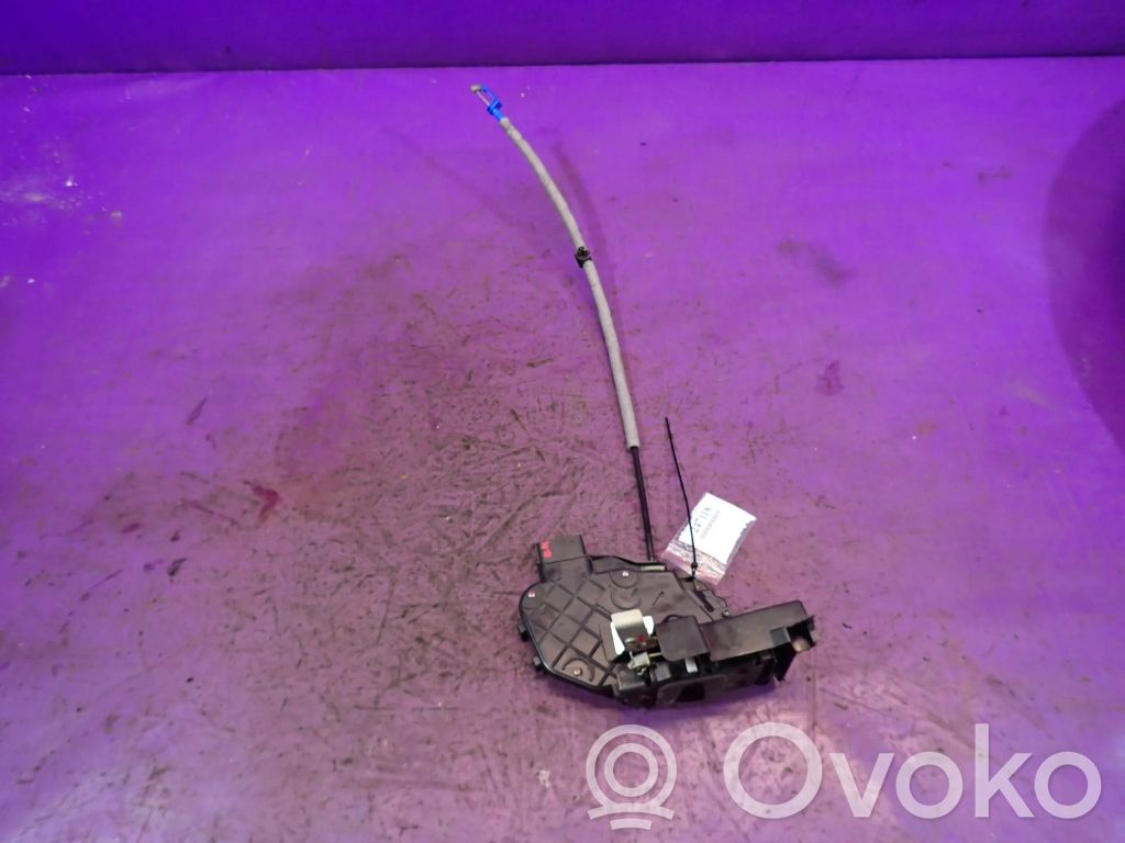 Ford Mondeo MK IV Priekšpusē slēdzene 
