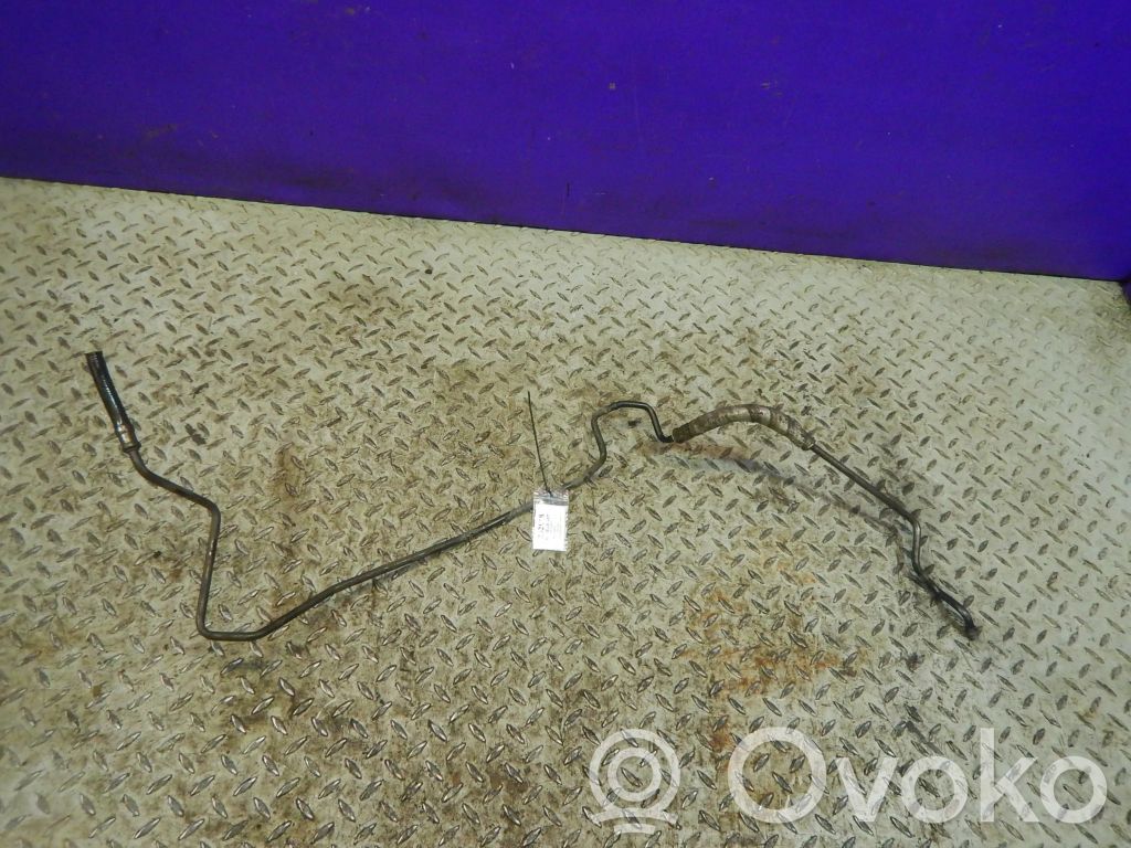 Ohjaustehostimen letkusto