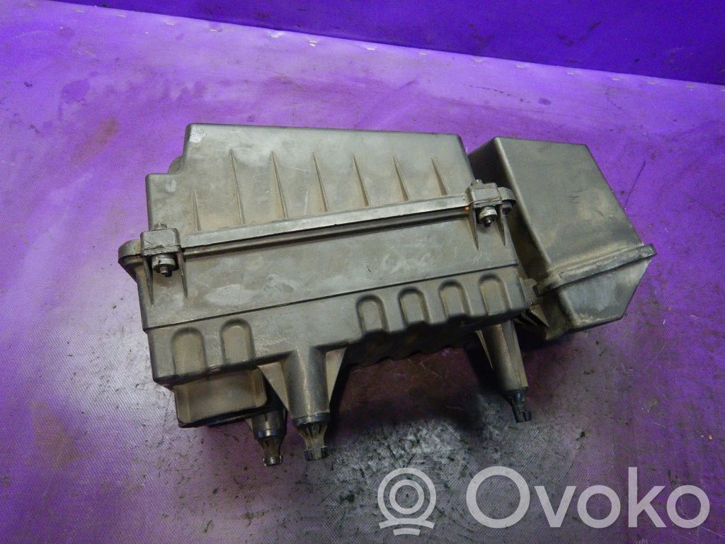 Ford Focus C-MAX Air filter box 