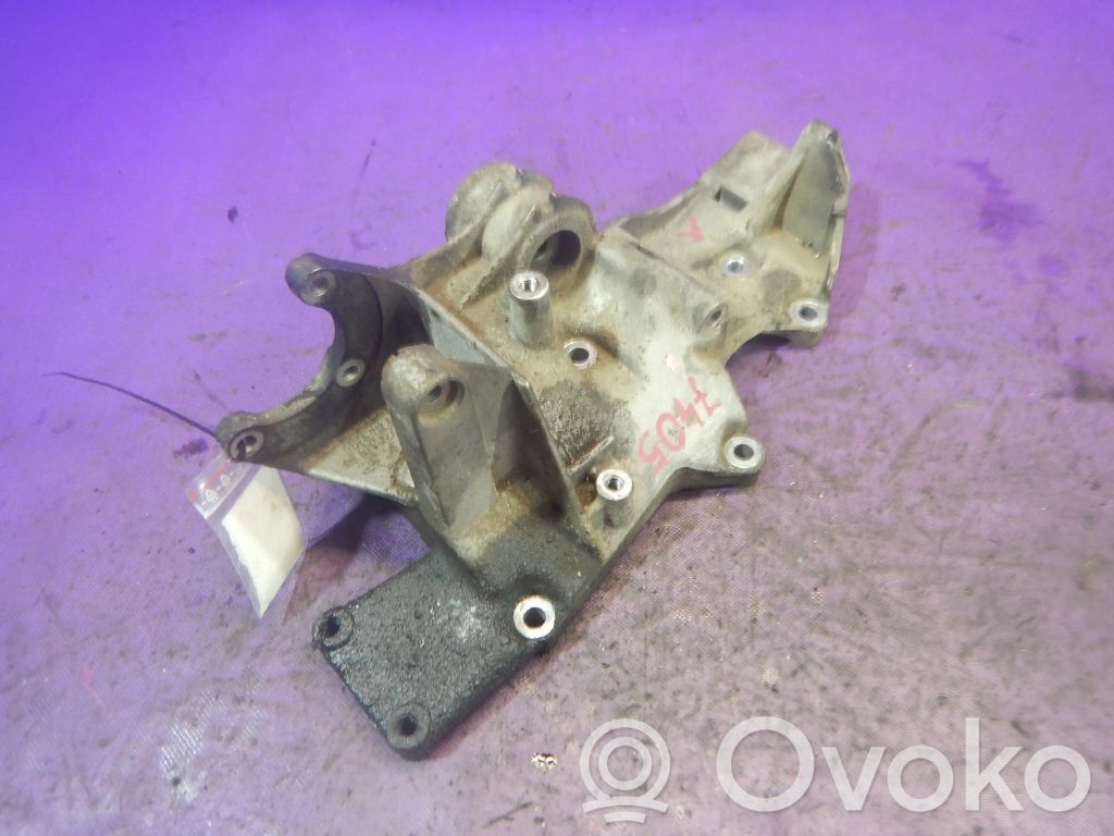 Volkswagen PASSAT B5 Generator/alternator bracket 