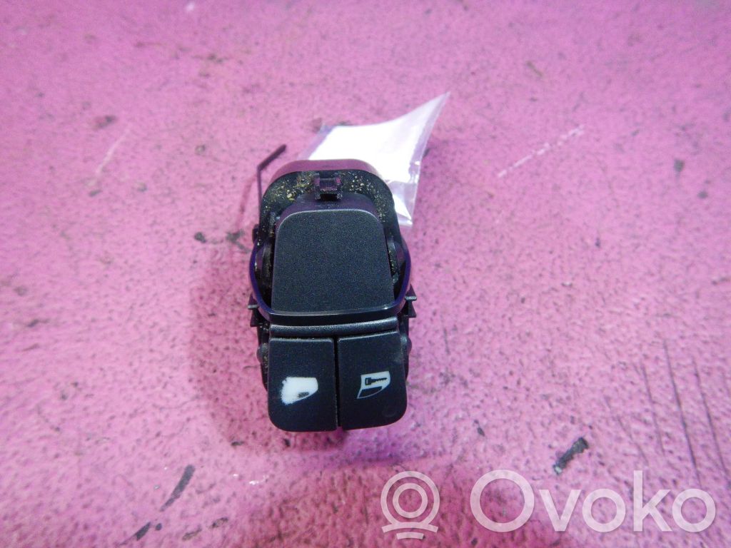 Central locking switch button   C977,C977