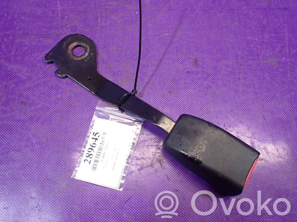 Mazda 323 F Hebilla del cinturón delantero 