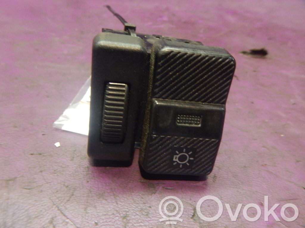 Volkswagen Polo II 86C 2F Interruptor de luz 