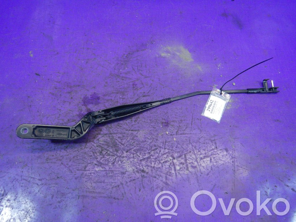 Ford C-MAX I Front wiper blade arm 