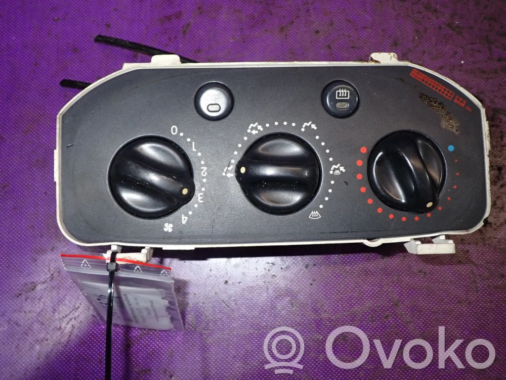 Renault Clio II Interior fan control switch 