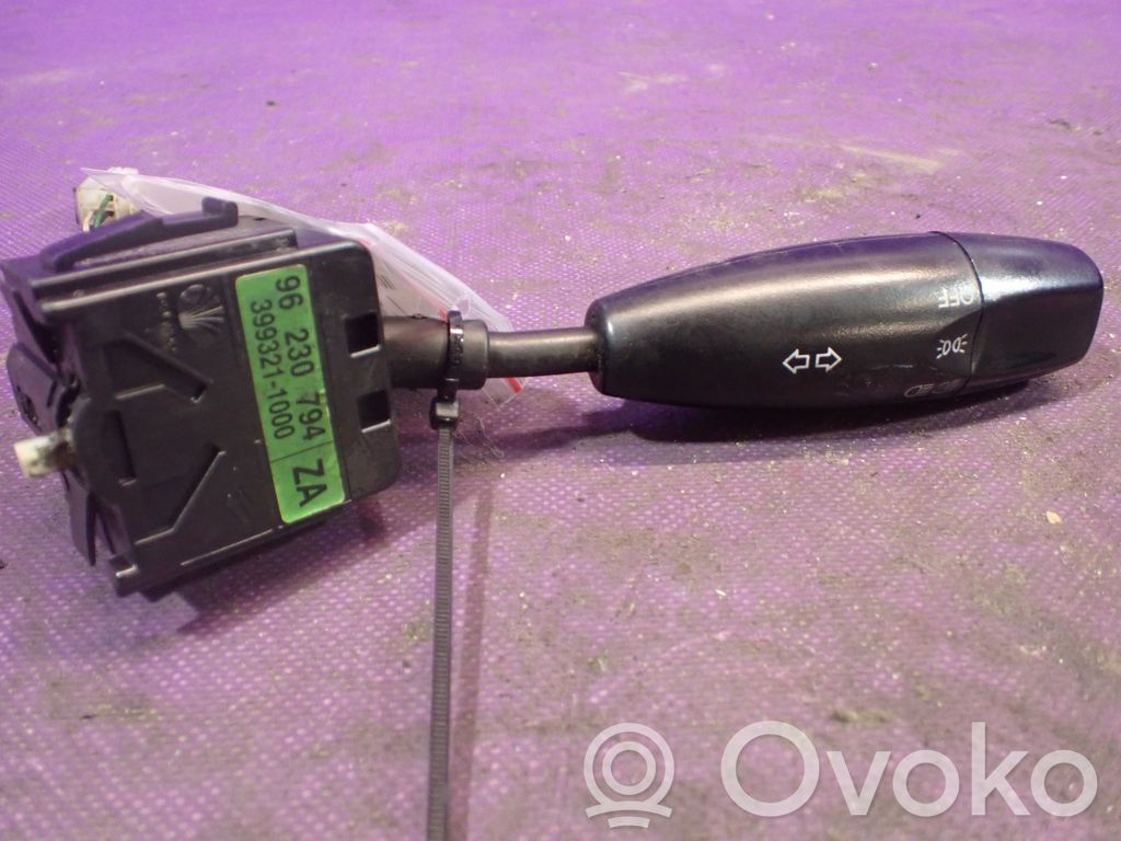 Chevrolet Lanos Wiper turn signal indicator stalk/switch 