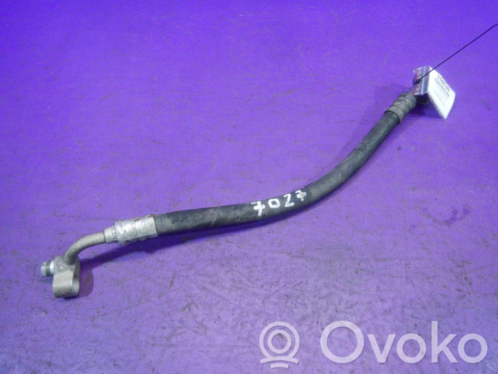BMW 3 E36 Ilmastointilaitteen putki (A/C) 