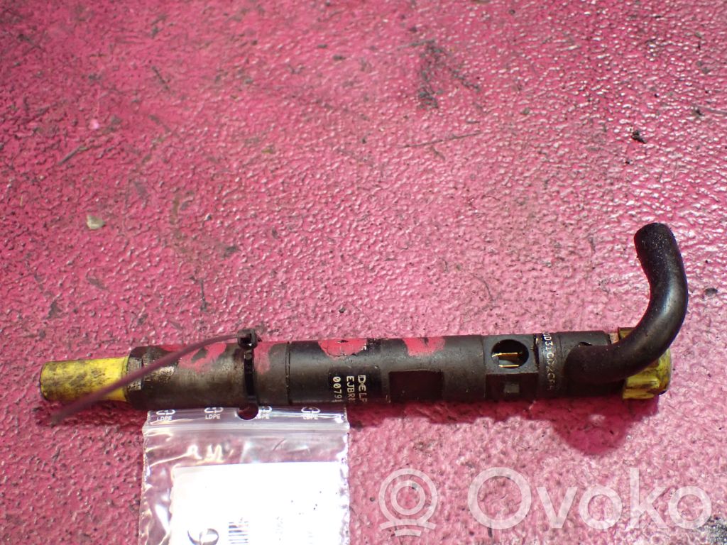 Renault Clio II Wtryskiwacz paliwa 