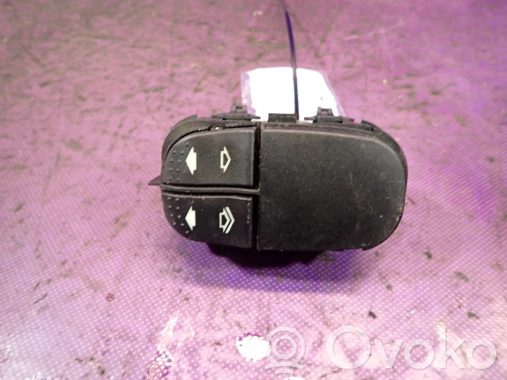 Interruptor de la ventanilla de ventilación   YS4T14529AB,YS4T14529AB