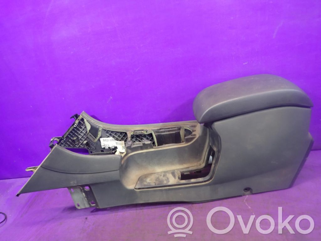 Ford Mondeo MK IV Reposabrazos 