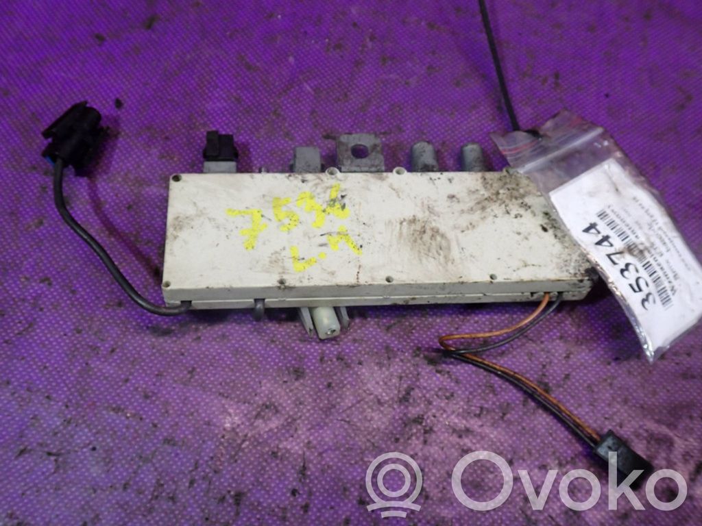 BMW 7 E38 Antenos stiprintuvas 