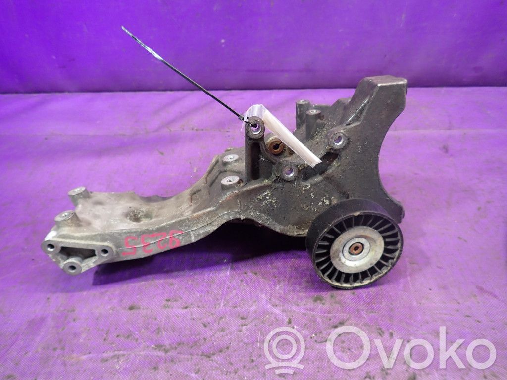 Audi A4 S4 B6 8E 8H Supporto di montaggio della pompa del servosterzo