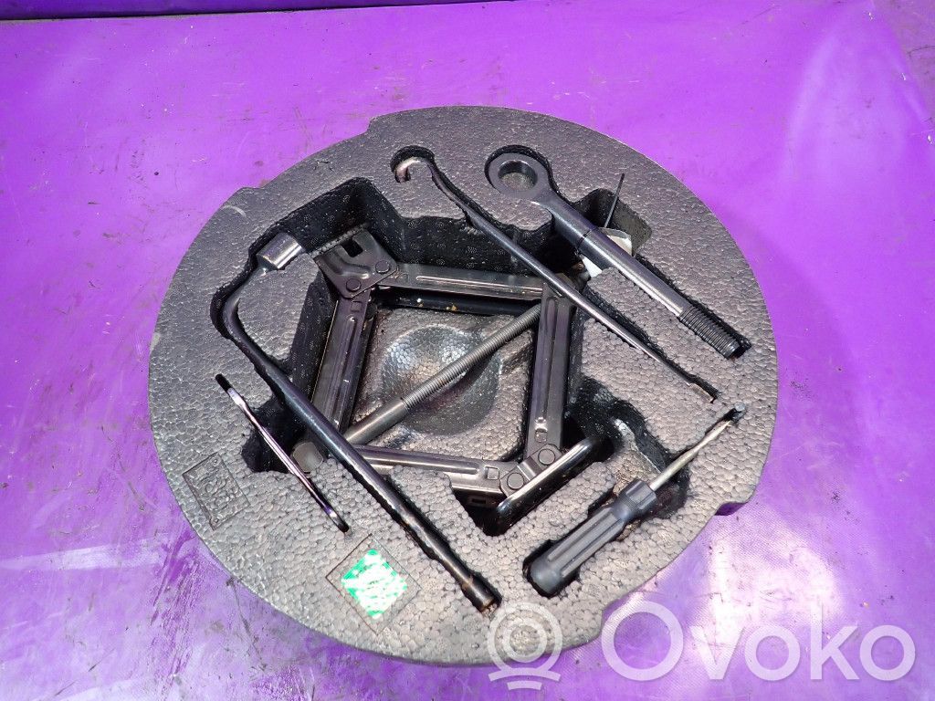 Hyundai i30 Tool set 