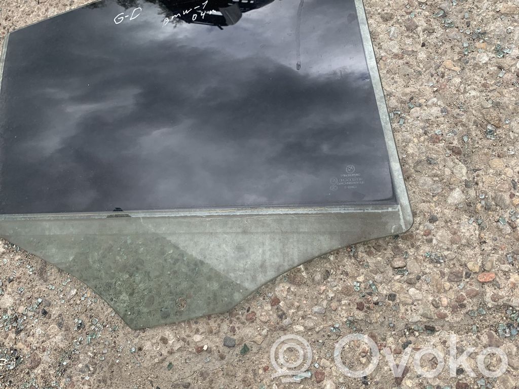 Rear door window glass