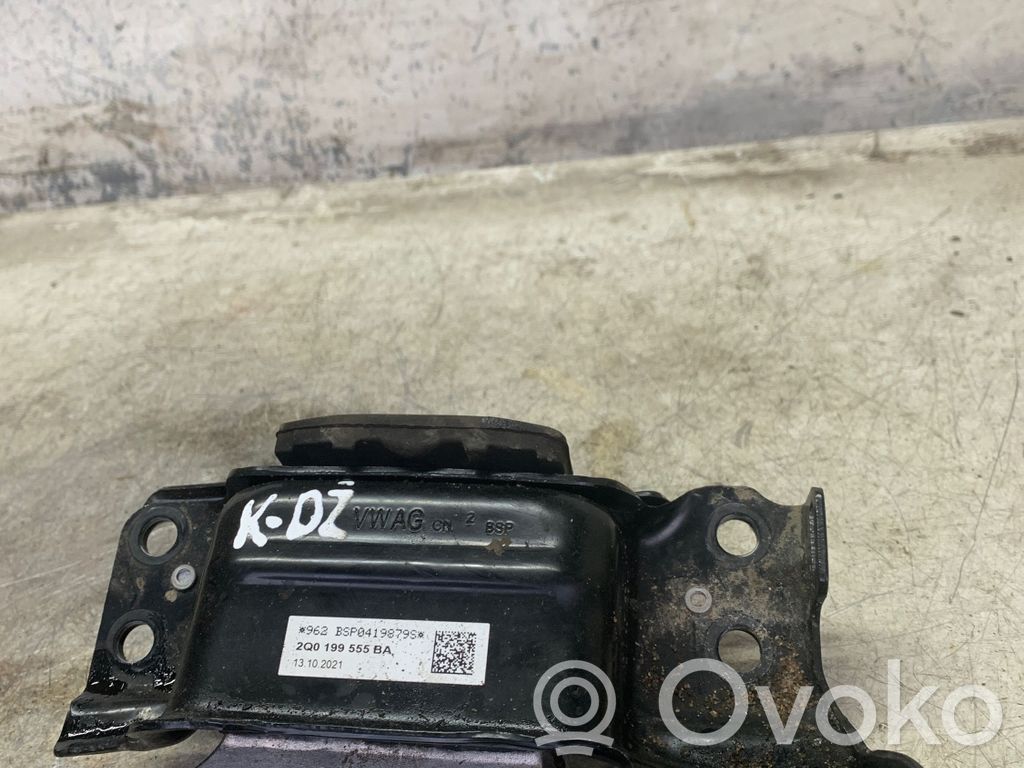 Engine mount bracket   2Q0199555