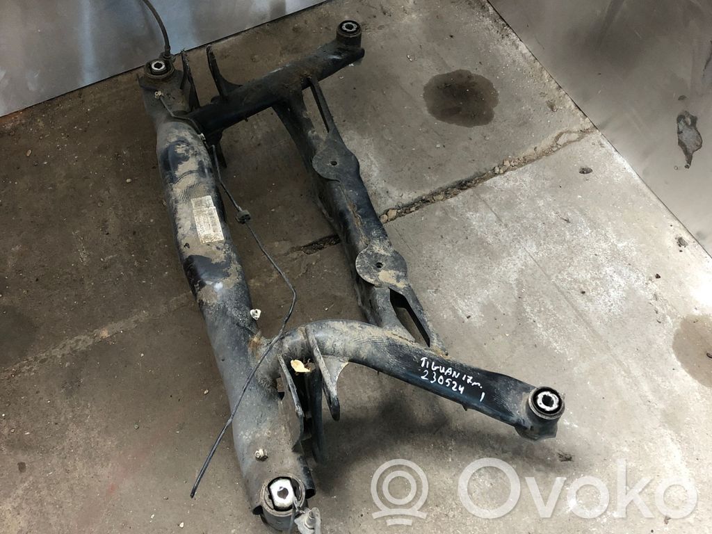 Volkswagen Tiguan Rama pomocnicza tylna 
